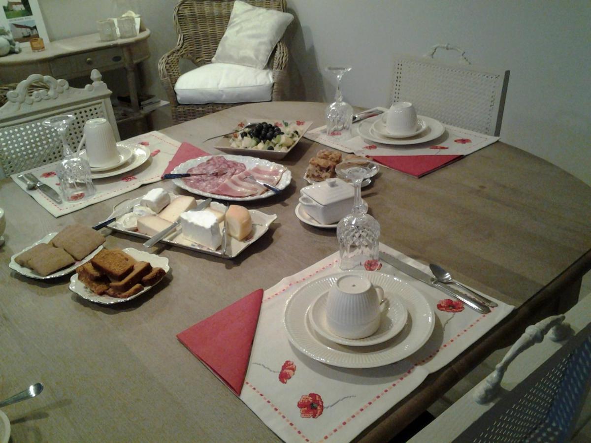 Bed and Breakfast Le Repos Coquelicot Montillot Esterno foto