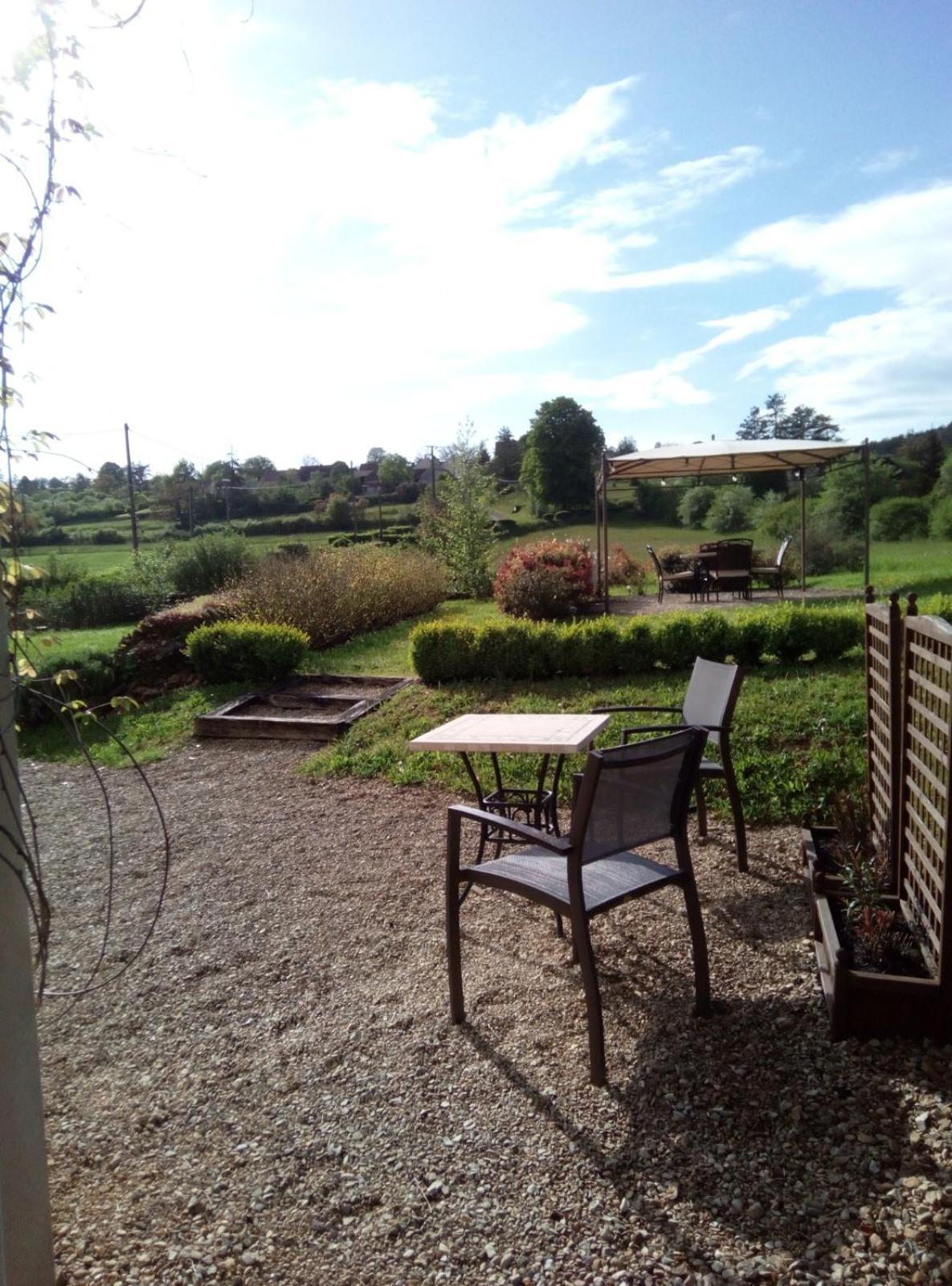 Bed and Breakfast Le Repos Coquelicot Montillot Esterno foto
