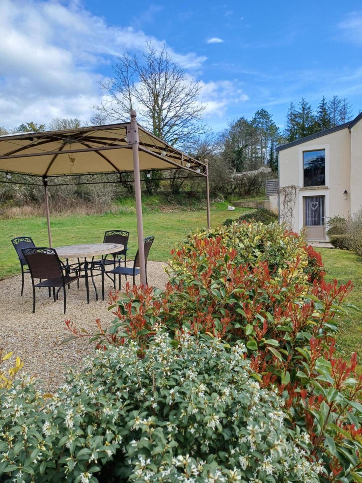 Bed and Breakfast Le Repos Coquelicot Montillot Esterno foto