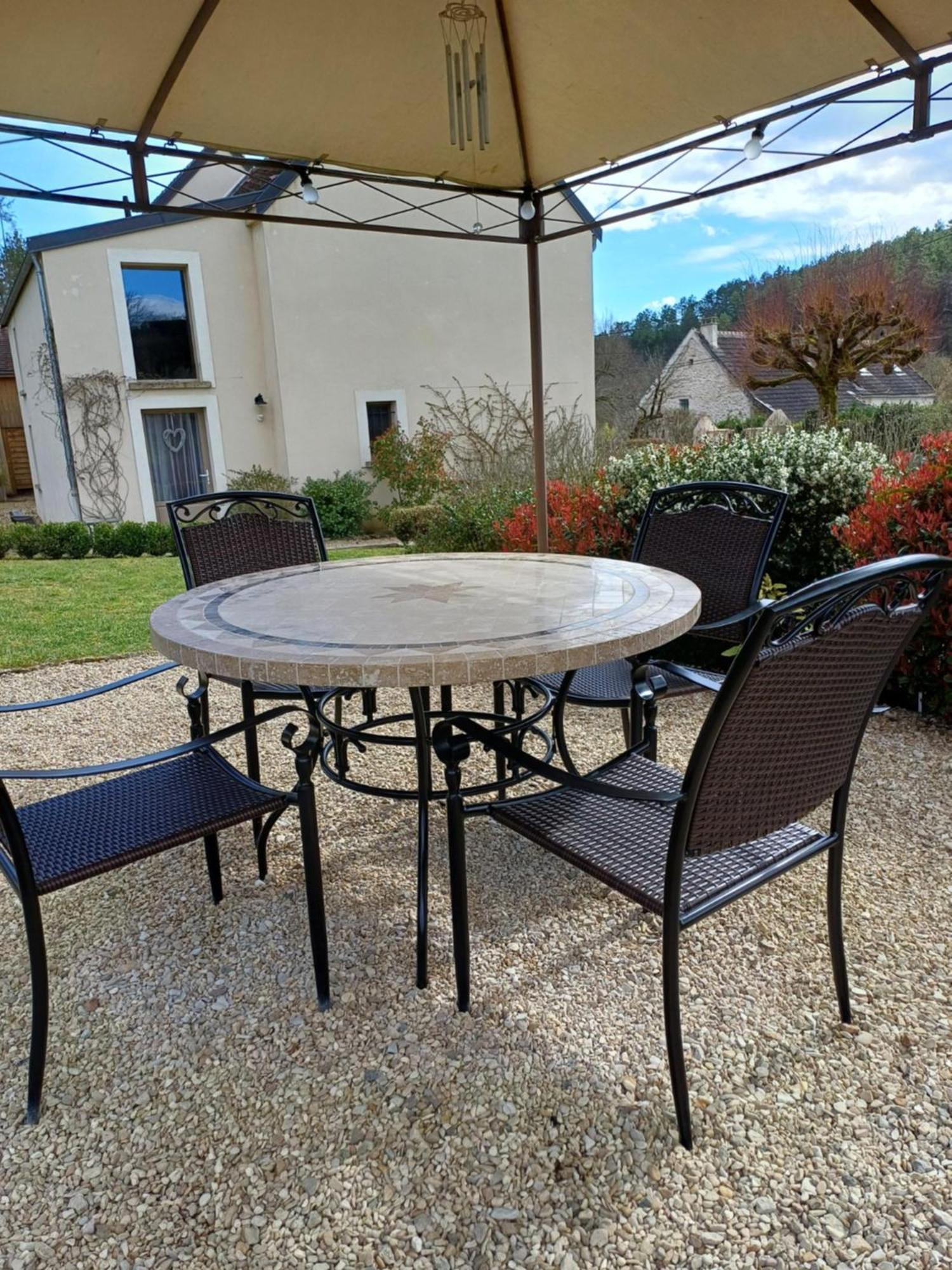 Bed and Breakfast Le Repos Coquelicot Montillot Esterno foto