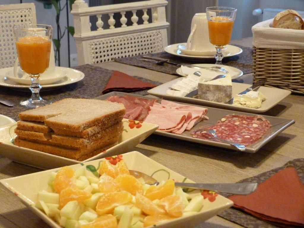 Bed and Breakfast Le Repos Coquelicot Montillot Esterno foto