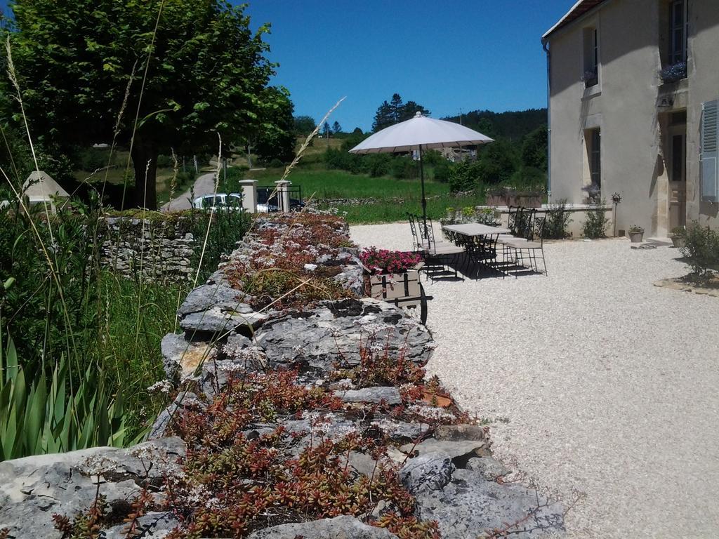 Bed and Breakfast Le Repos Coquelicot Montillot Esterno foto