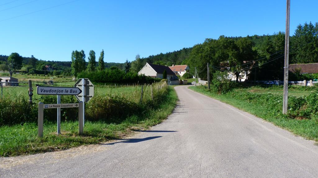 Bed and Breakfast Le Repos Coquelicot Montillot Esterno foto